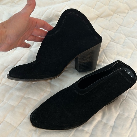 Chinese Laundry faux suede ankle boots, so cute! Fits a size 9.5, great cond! - Picture 3 of 8